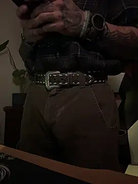 Snapshot of JoeyBlazy chatting on April 6, 4:08 am JoeyBlazy online show from April 6, 4:08 am