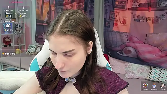 Snapshot of KiraDuvall chatting on February 3, 5:18 pm KiraDuvall online show from February 3, 5:18 pm