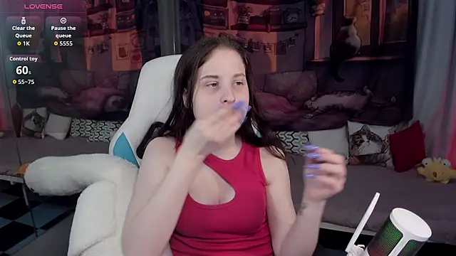 Snapshot of KiraDuvall chatting on February 20, 4:09 pm KiraDuvall online show from February 20, 4:09 pm