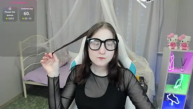 KiraDuvall online show from April 12, 5:49 pm