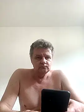 Snapshot of Borgio123 chatting on May 5, 1:58 pm Borgio123 online show from May 5, 1:58 pm