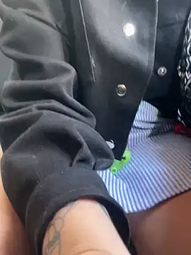 Snapshot of iriis chatting on February 22, 2:52 pm iriis online show from February 22, 2:52 pm