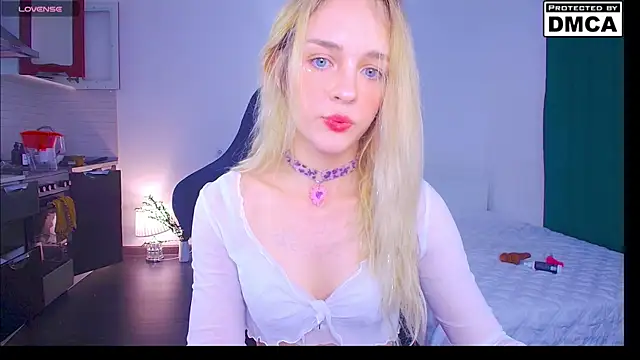 Snapshot of sailormoon666_ chatting on June 20, 9:31 pm sailormoon666 online show from June 20, 9:31 pm