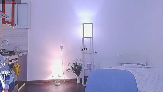 sailormoon666  online show from April 14, 2:05 am