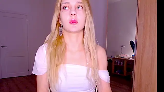 sailormoon666  online show from January 16, 10:25 pm