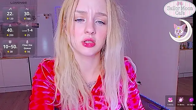 sailormoon666  online show from March 22, 11:17 pm