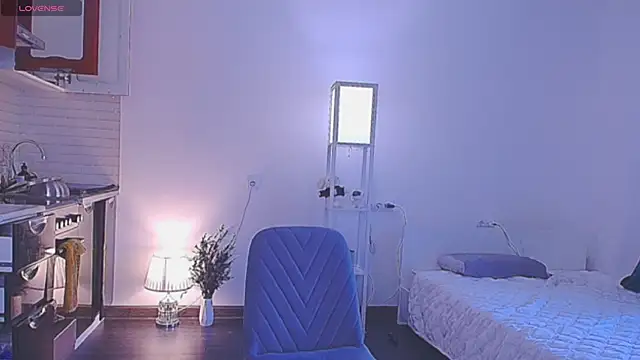 sailormoon666  online show from April 8, 4:58 am