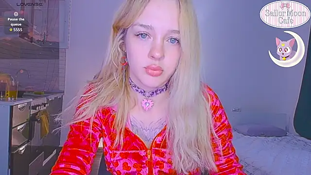 sailormoon666  online show from April 15, 4:07 am