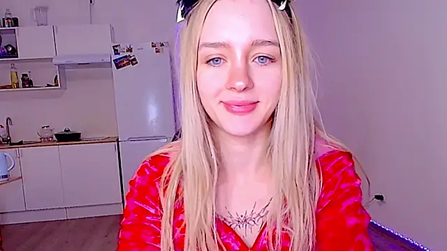 sailormoon666  online show from February 18, 2:20 am