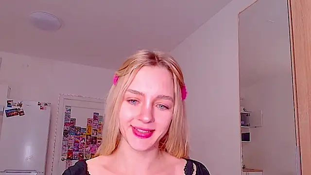 sailormoon666  online show from February 9, 3:26 am