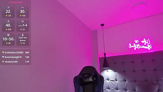 scarletcherry18 online show from March 26, 1:09 pm