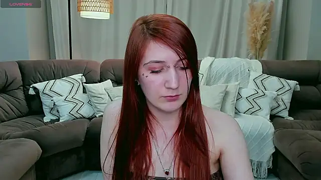 Polly Sweet online show from February 7, 6:49 pm