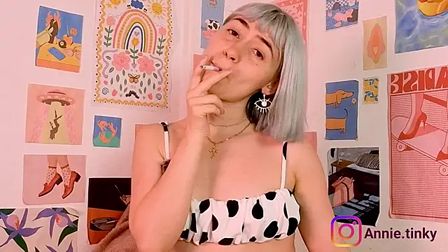 annieTinky0 online show from February 17, 12:19 am