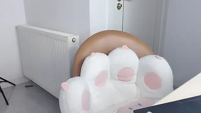 Snapshot of X-9958 chatting on February 28, 7:08 am X-9958 online show from February 28, 7:08 am