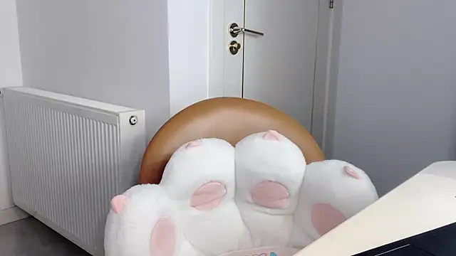 Snapshot of X-9958 chatting on February 24, 12:39 pm X-9958 online show from February 24, 12:39 pm