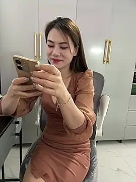 Llabi2k online show from April 2, 8:15 pm