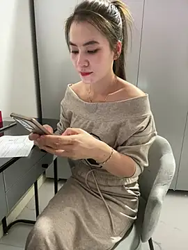 Snapshot of Llabi2k chatting on February 5, 8:43 am Llabi2k online show from February 5, 8:43 am