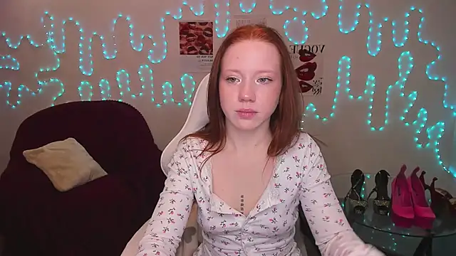 Snapshot of Katrys chatting on February 9, 5:05 am Katrys online show from February 9, 5:05 am