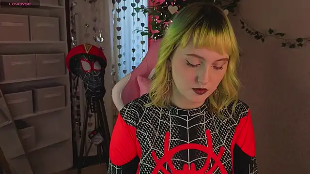 Roziett Belle online show from March 7, 9:05 am