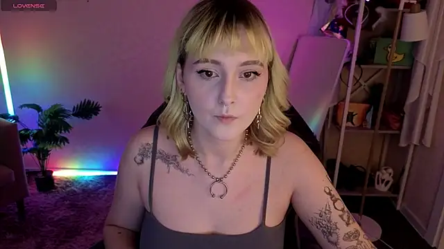 Roziett Belle online show from March 29, 8:49 am