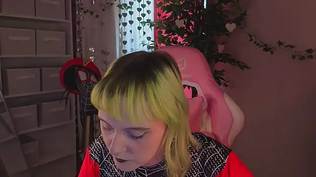 Roziett Belle online show from March 8, 8:06 am