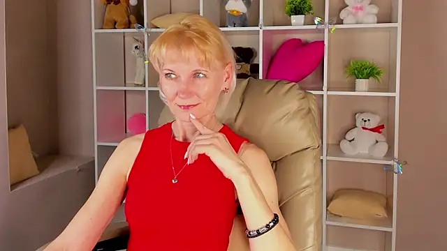 Julie Lucas online show from March 30, 12:56 am