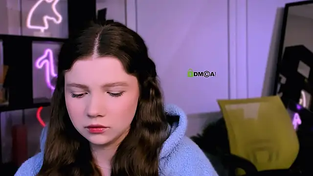 colla white online show from January 19, 5:55 am