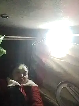 LingLing002 online show from January 12, 12:45 pm