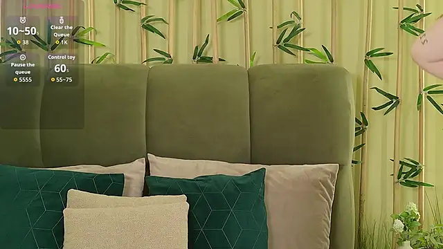 EmilyWess online show from April 5, 6:36 pm