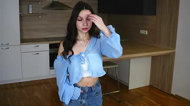 ZanaBreland online show from January 16, 5:00 am