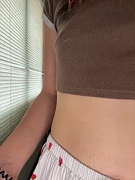 Snapshot of eyes00n chatting on January 15, 4:27 am eyes00n online show from January 15, 4:27 am