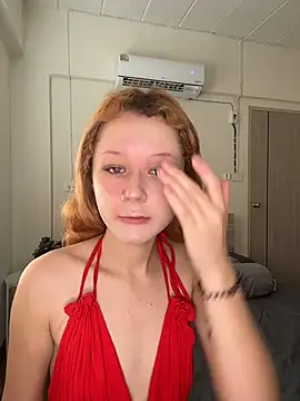 Snapshot of eyes00n chatting on January 14, 9:13 am eyes00n online show from January 14, 9:13 am