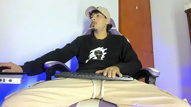 Yankees xxx online show from March 26, 10:13 am