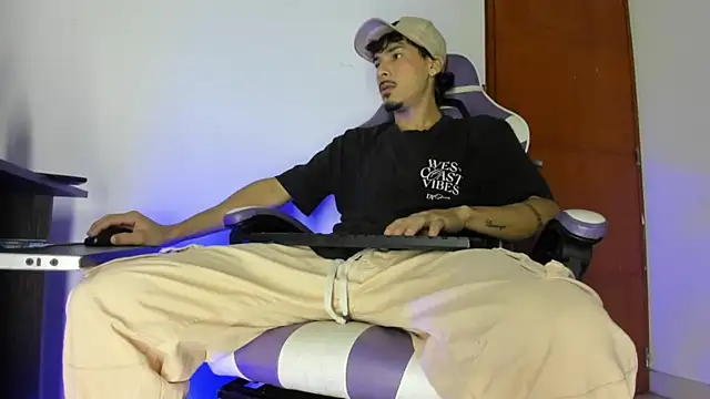 Yankees xxx online show from March 24, 10:37 am