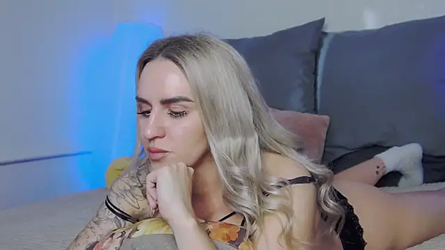 Snapshot of _KSmith_ chatting on January 15, 7:01 am KSmith online show from January 15, 7:01 am