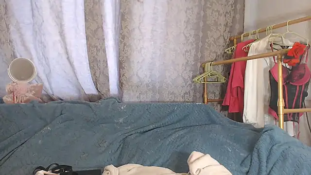 RileySteeele online show from June 1, 8:47 am
