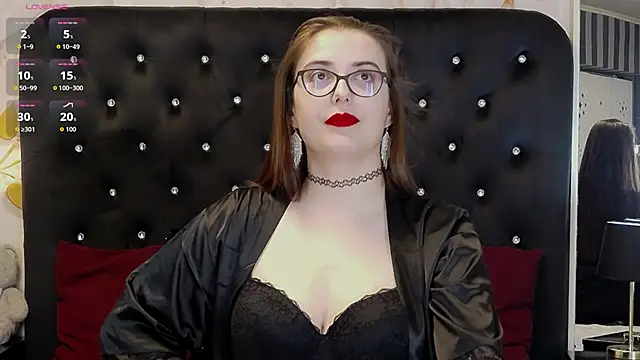 JulieAnnX online show from May 15, 4:54 am