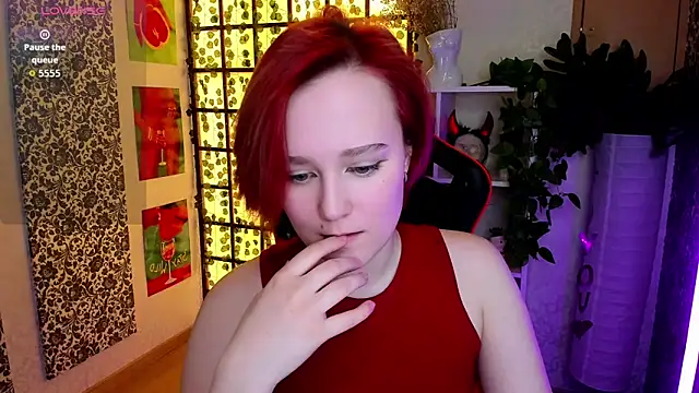 Ellie Heavenly online show from April 18, 8:38 am