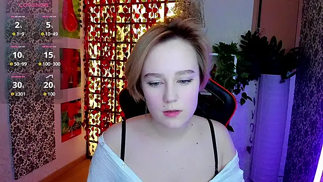 Ellie Heavenly online show from February 27, 8:36 am