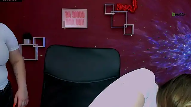 Snapshot of miles_candy chatting on February 19, 8:17 pm miles candy online show from February 19, 8:17 pm