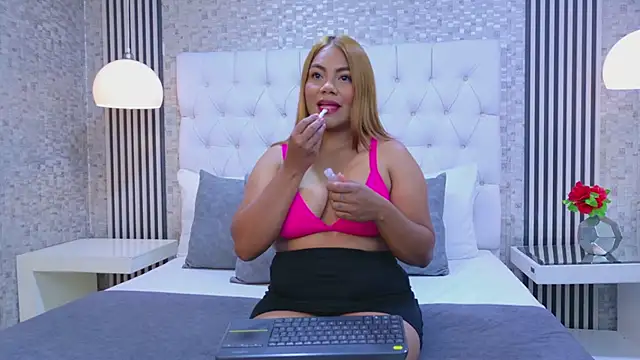 Snapshot of ChloeRousee chatting on January 14, 1:37 pm ChloeRousee online show from January 14, 1:37 pm