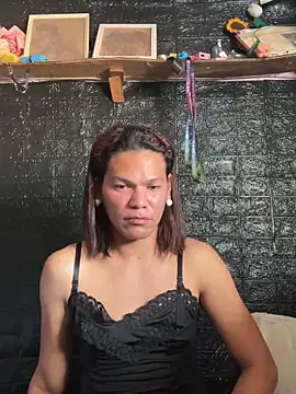 Snapshot of HugeAgatha chatting on February 10, 1:59 am HugeAgatha online show from February 10, 1:59 am