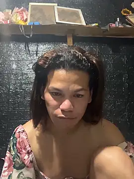 Snapshot of HugeAgatha chatting on February 18, 9:11 pm HugeAgatha online show from February 18, 9:11 pm