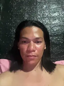 HugeAgatha online show from April 1, 2:36 pm