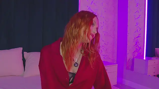 AvaLarson online show from March 29, 3:24 pm