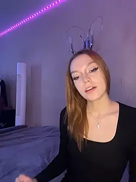 Snapshot of AvaLarson chatting on February 13, 8:47 am AvaLarson online show from February 13, 8:47 am