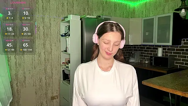 Snapshot of ChrisAmott chatting on February 17, 4:04 pm ChrisAmott online show from February 17, 4:04 pm