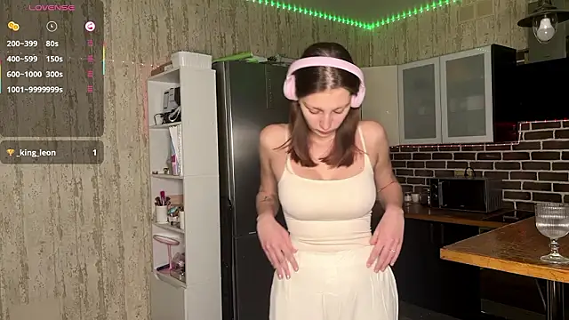 Snapshot of ChrisAmott chatting on February 12, 4:07 pm ChrisAmott online show from February 12, 4:07 pm