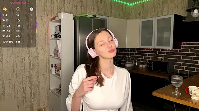 Snapshot of ChrisAmott chatting on February 11, 4:07 pm ChrisAmott online show from February 11, 4:07 pm