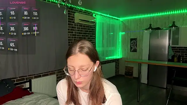 Snapshot of ChrisAmott chatting on February 27, 4:07 pm ChrisAmott online show from February 27, 4:07 pm